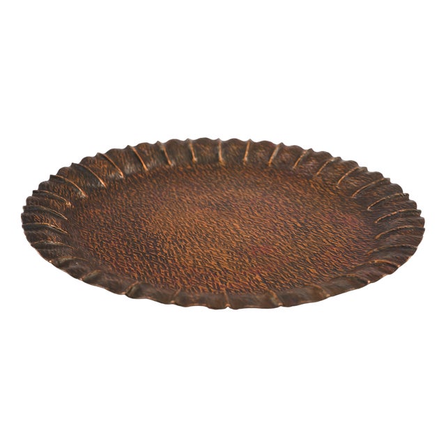 Art Deco Serving Plate in Hammered Copper, Vienna, 1920s For Sale