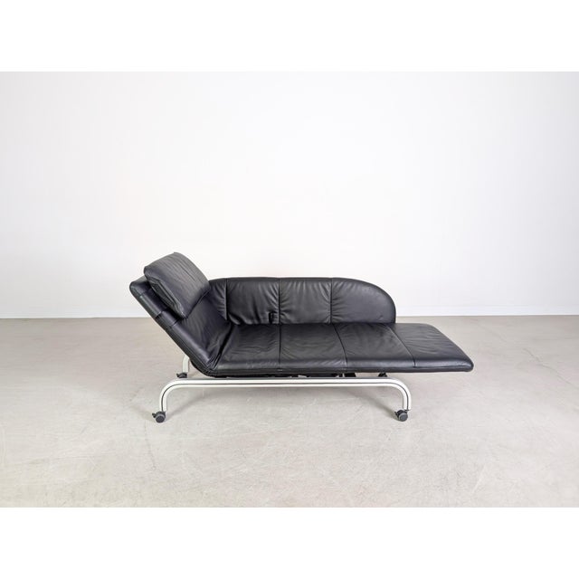 We are offering a beautiful, adjustable chaise longue in black leather from the German quality manufacturer Interprofil in...