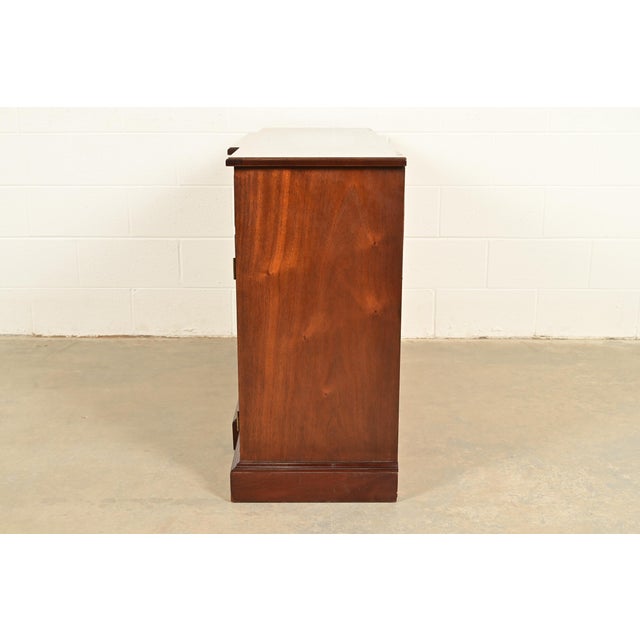 Councill Georgian Banded Mahogany Sideboard, Credenza, or Bar Cabinet For Sale - Image 12 of 14