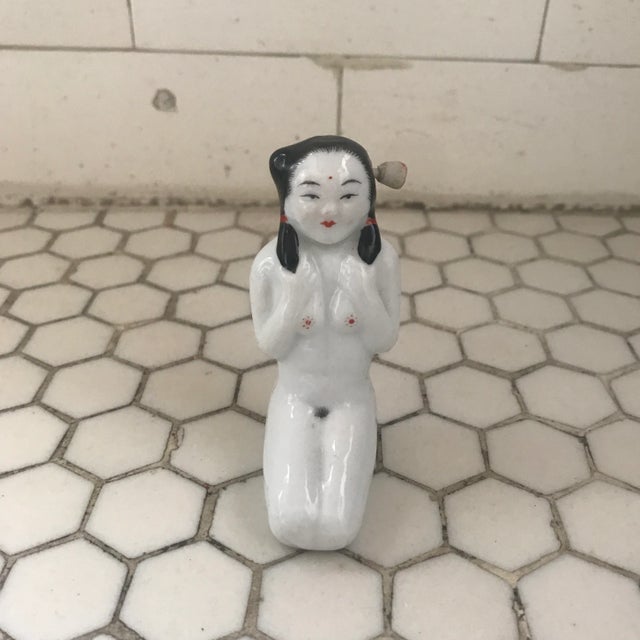 Chinese Hand Painted Nude Figural Porcelain Perfume Bottle For Sale - Image 10 of 10