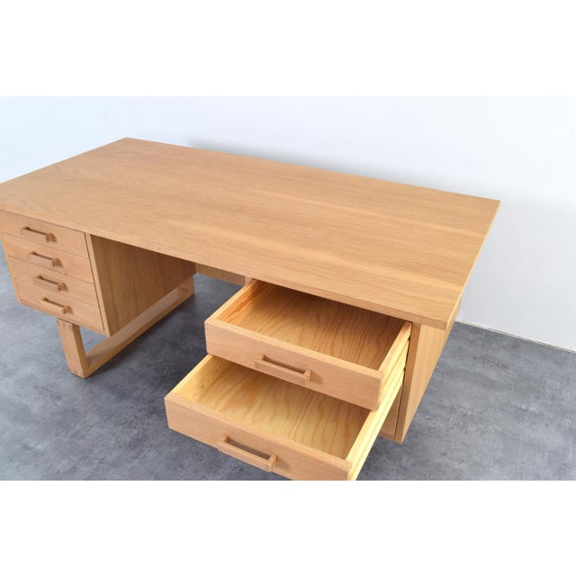 Mid-Century Oak Freestanding Desk by Torben Valeur and Henning Jensen for Dyrlund, 1960s For Sale - Image 16 of 18