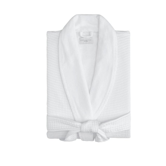 Contemporary Hotel Waffle Terry Bathrobe in Large/Extra Large in White For Sale - Image 3 of 3
