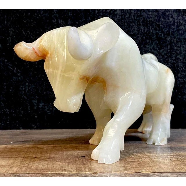 Gemstone Carved Charging Bull: Mid-Century Brutalist Onyx Sculpture Mexico - 9" For Sale - Image 7 of 17