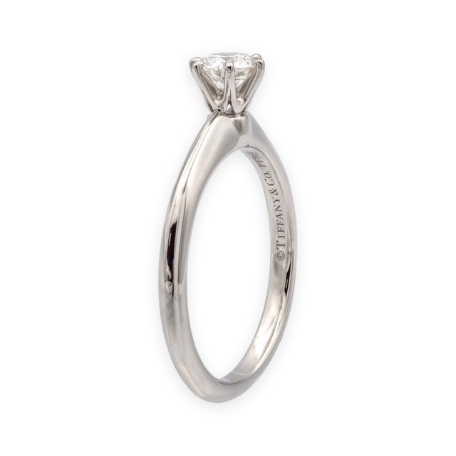 Contemporary Tiffany & Co. Platinum .28 Ct I Vvs1 Round Diamond Solitaire Engagement Ring, Size 4 For Sale - Image 3 of 12
