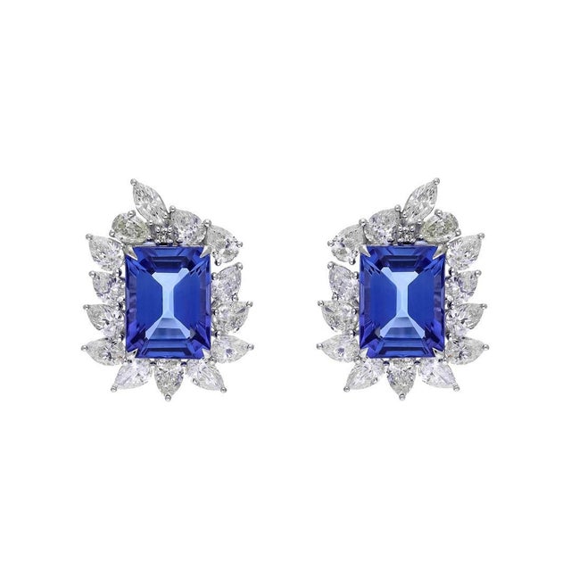 Natural tanzanite and natural diamond earrings in 18k gold, A Pair For Sale - Image 13 of 18