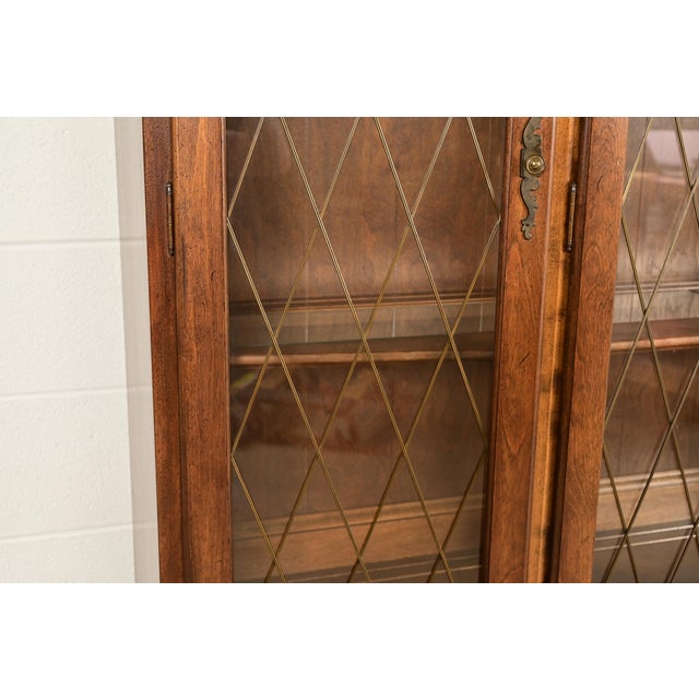 Ethan Allen Georgian Solid Maple Lighted Breakfront Bookcase Cabinet For Sale - Image 11 of 17