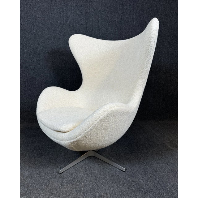 Fritz Hansen Vintage Danish Modern Egg Chair in Bouclé by Arne Jacobsen for Fritz Hansen For Sale - Image 4 of 12