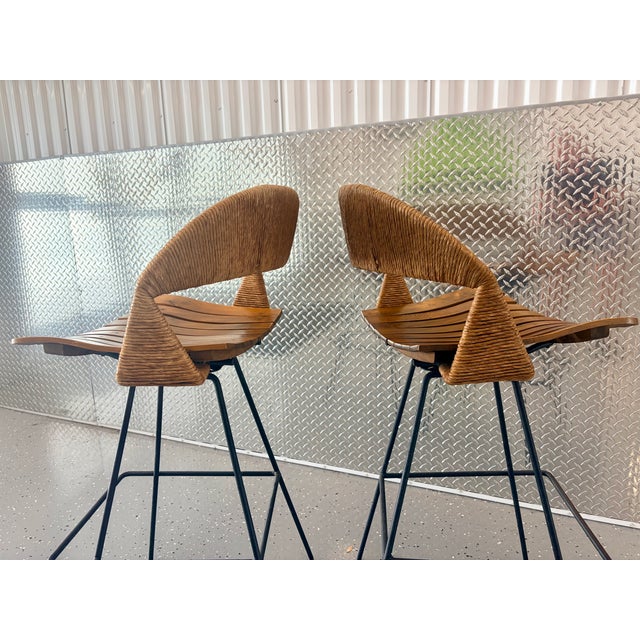 Arthur Umanoff Attributed to Arthur Umanoff Rush Seat Wire Bases Bar Stools Circa 1970s - Set of 2 For Sale - Image 4 of 10