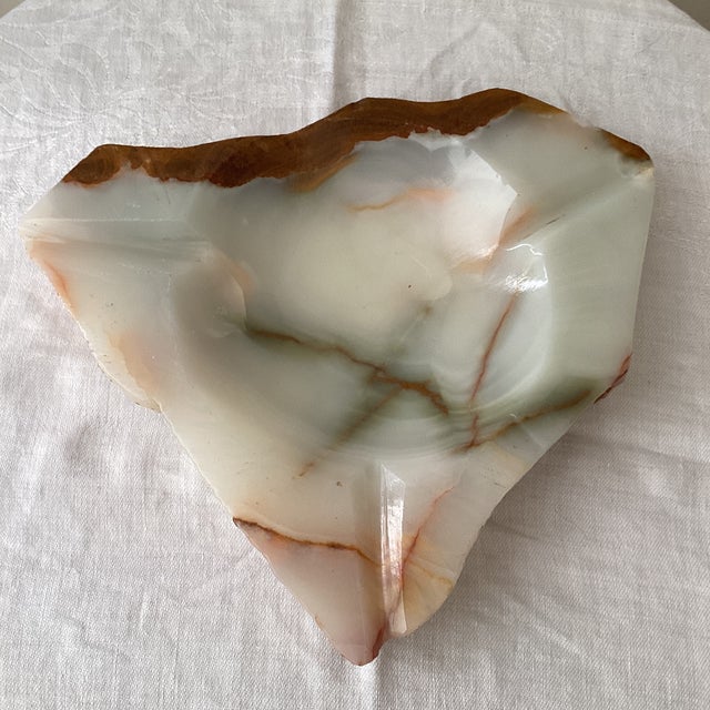 Large multicolor free form ashtray or vide poche in onyx Italy circa 1960s One of a kind