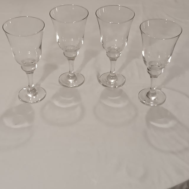 Libbey Glass Co. Vintage Libbey Sirrus Clear Stemmed Water or Wine Glasses- Set of 4 For Sale - Image 4 of 9