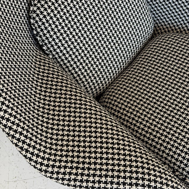 1970s 1970s Womb Chair + Ottoman by Eero Saarinen for Knoll in Houndstooth For Sale - Image 5 of 7