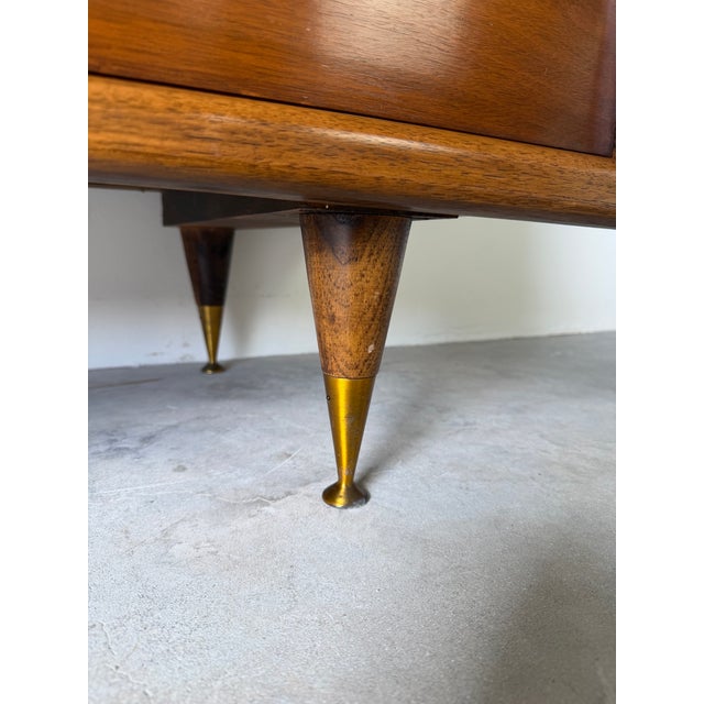 Mid-Century Kent Coffey “The Sharon” Walnut & Pecan 9-Drawer Dresser For Sale - Image 4 of 12