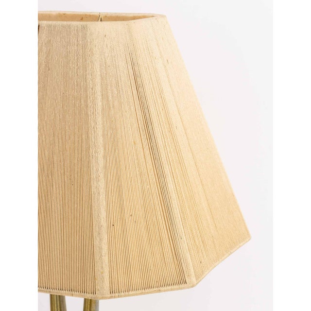 Gerald Thurston "Wishbone" Walnut and Bronzed Metal Table Lamp For Sale In New York - Image 6 of 9