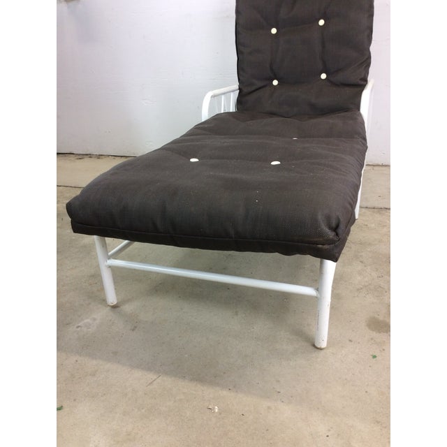White Vintage 1970s Outdoor Patio Adjustable Aluminum Lounger With Vintage Cushion For Sale - Image 8 of 12