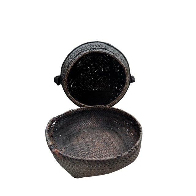 Mid 20th Century Pair of Tall Handwoven Vintage Ifugao Rice Baskets For Sale - Image 5 of 9