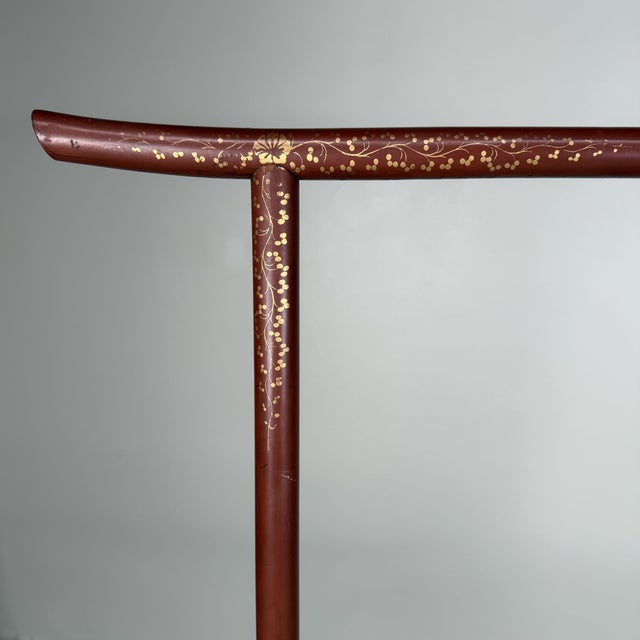 1920s Antique Japanese Ikō Kimono Hanger with Lacquer Decoration, 1920s For Sale - Image 5 of 18