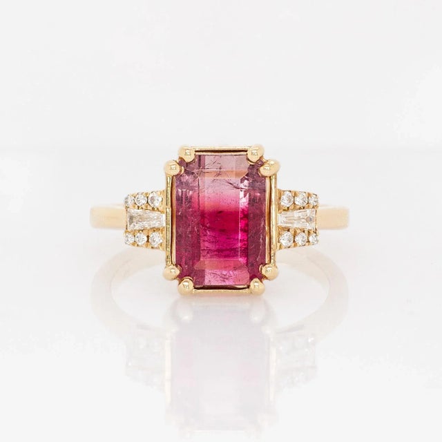 Contemporary 2.2cts Bi-Color Tourmaline Ring With Natural Diamonds: 14k Solid Gold, 10.5x8mm For Sale - Image 3 of 7