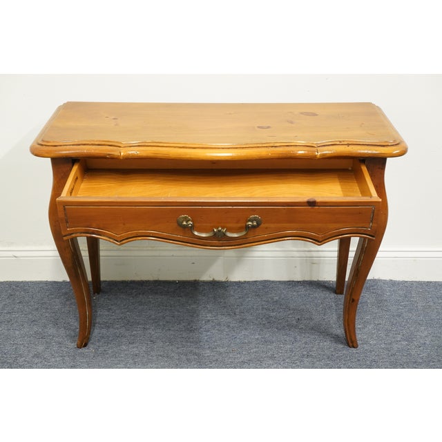 Ethan Allen Country Crossings Collection Country French 38" Accent