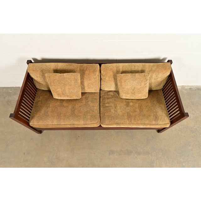 Late 20th Century Stickley Mission Oak Arts & Crafts Spindle Settle Sofa For Sale - Image 5 of 14