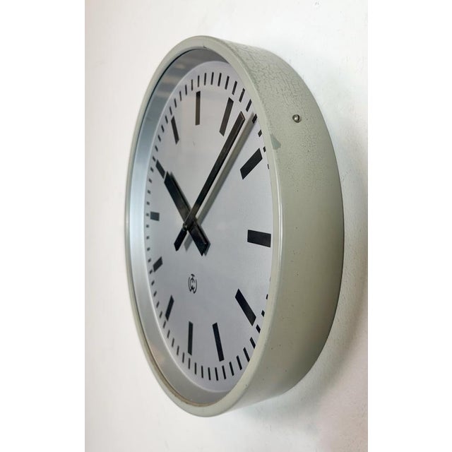 Mid-Century Modern Vintage Industrial Station Wall Clock from TCW, 1960 For Sale - Image 3 of 18