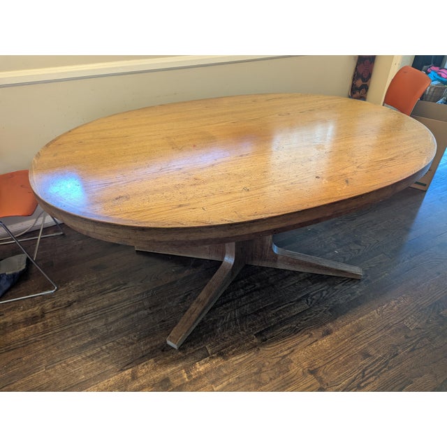 Early 20th Century Authentic Mid-Century Danish Oak "Flip-Flap" Lotus Dining Table by Dyrlund - Pedestal Base For Sale In Los Angeles - Image 6 of 7
