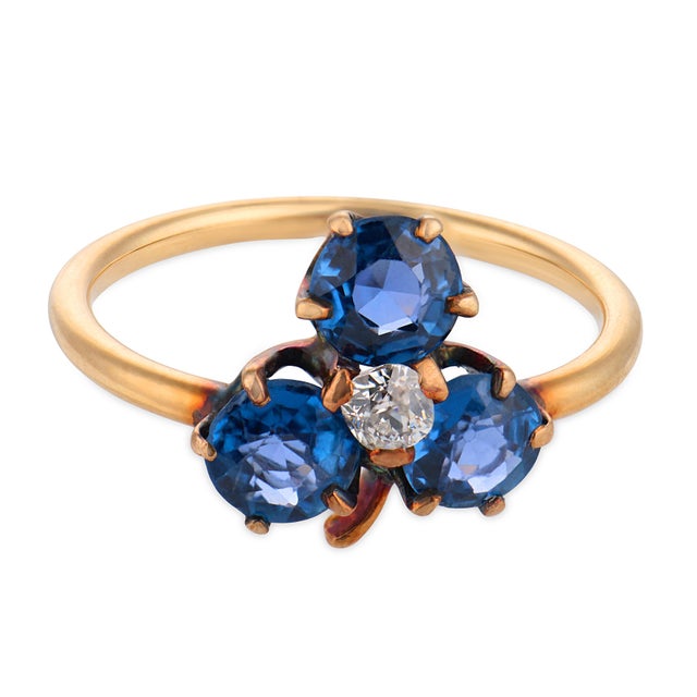 Victorian 1900-1909 Victorian Sapphire Diamond 14k Yellow Gold Trefoil Ring, Size 4.5 For Sale - Image 3 of 5