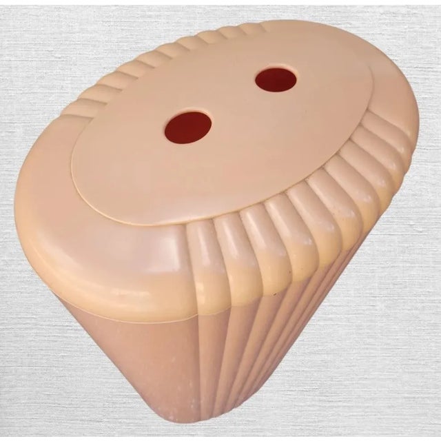 1970s Vintage Hollywood Regency Pale Peach Hard Plastic Fluted Hollywood Regency Clothing Hamper For Sale - Image 5 of 7