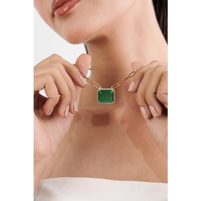 18.82ct Octagon Emerald & Diamond Halo Pendant Necklace With Paperclip Chain For Sale - Image 9 of 16