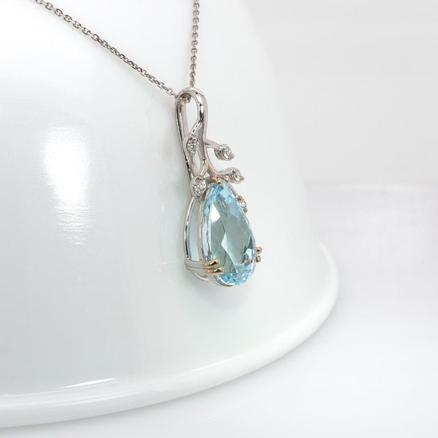 2020s 4.6ct Aquamarine Pendant With Natural Diamonds Accents: Solid 14k Gold, 15x10mm For Sale - Image 5 of 9