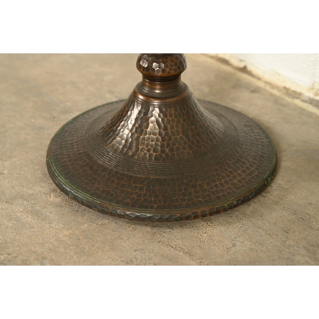 Roycroft Trefoil Antique Mission Arts & Crafts Hand-Hammered Copper Smoker's Stand With Ashtray, Circa 1910 For Sale - Image 11 of 14