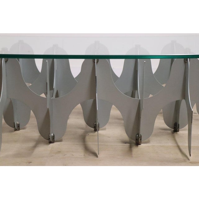 Minimalist Sculptural Coffee Table in Metal and Glass, 1980s For Sale - Image 10 of 18