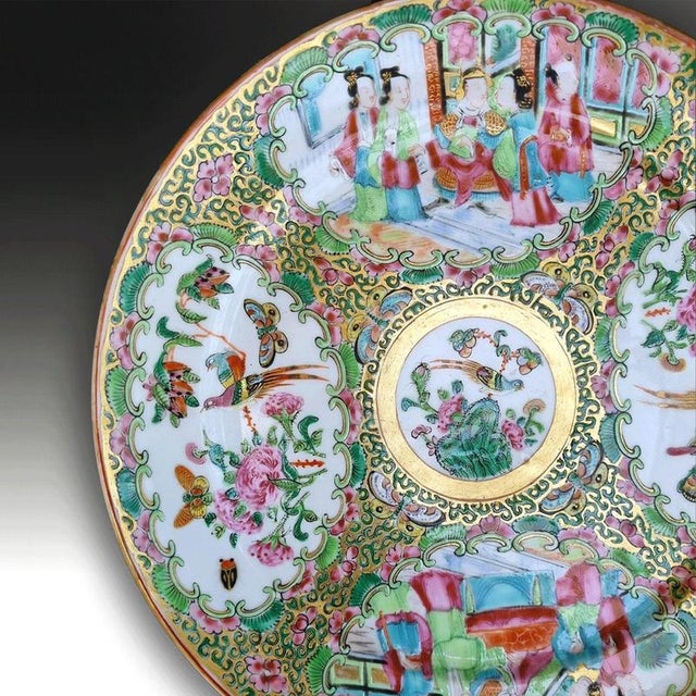 Antique Chinese Qing Dynasty Rose Medallion Porcelain Plate, 1820 For Sale - Image 3 of 7