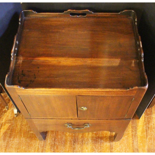 English Circa 1765-1780 English George III Period Bedside Commode Table For Sale - Image 3 of 8