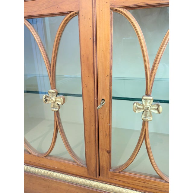 1990s 1990s Baker Collector's Edition Pine Curio Display Cabinet W. Gold Gilt For Sale - Image 5 of 12
