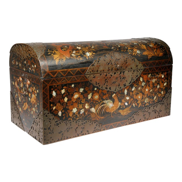 Japanese Namban Lacquer and Inlay Coffer Momoyama Period For Sale