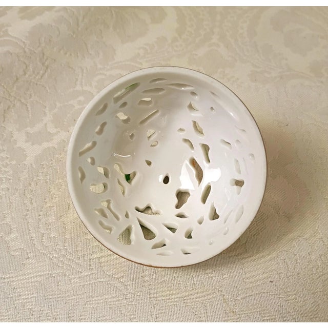 1980s Herend Hungary Bonbonniere 6214 C Reticulated Handpainted Porcelain Box Green Lattice Strawberry Finial Grandmillennial Small Vanity Decor For Sale - Image 11 of 12