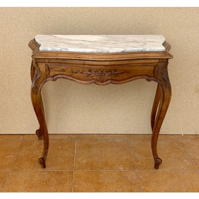 1940s 1940s Pair of French Louis XV Style Wood Side Tables With Marble Tops For Sale - Image 5 of 11