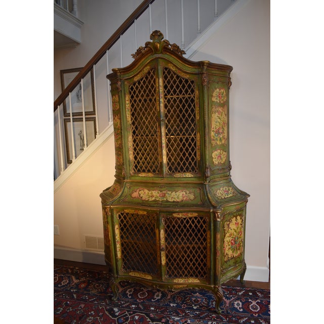 18th Century Venetian Rococo Painted and Decorated Cabinet For Sale In Minneapolis - Image 6 of 6