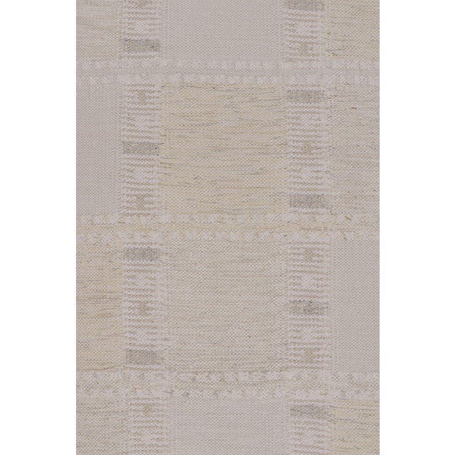 Rug & Kilim’s Oversized Scandinavian-Inspired Rug, White Minimalist Geometry For Sale In New York - Image 6 of 10