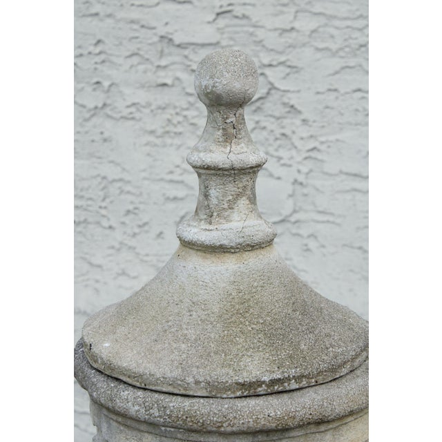 Late 20th Century Pair Of Neoclassical Style Cast Stone Garden Urns On Pedestals For Sale - Image 11 of 16