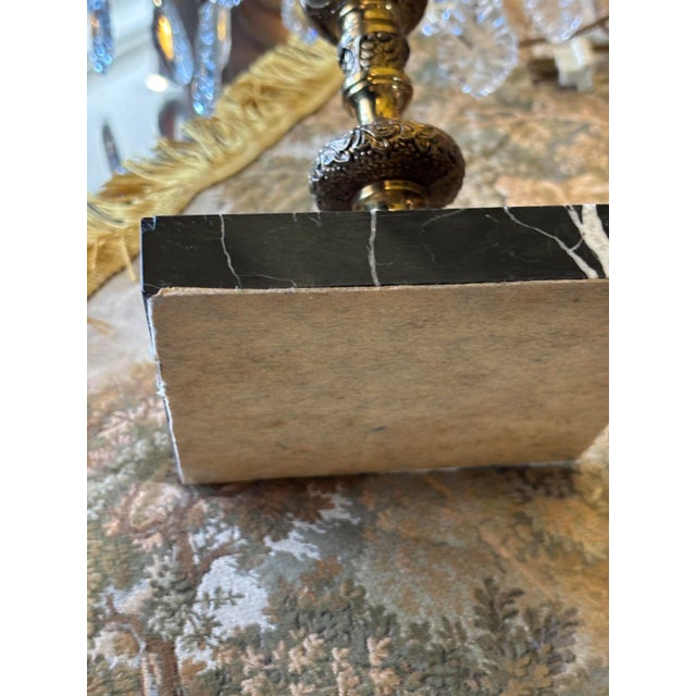 1940s Victorian Brass, Marble and Crystal 5-Arm Table Lamp For Sale - Image 4 of 11