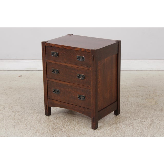 Stickley Pair of Stickley Mission Oak Nightstands For Sale - Image 4 of 16