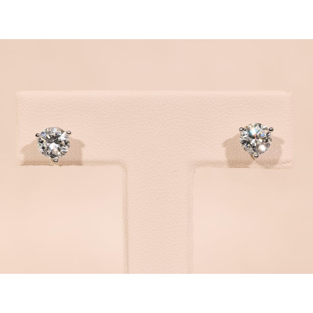The Virgil Village: 1.96 Carat Total Weight Diamond Stud Earrings in Platinum Martini Settings, 2 Pieces For Sale - Image 4 of 10