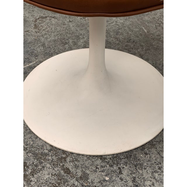 Mid 20th Century Eero Saarinen Tulip Stool, Mid 20th Century. For Sale - Image 5 of 12