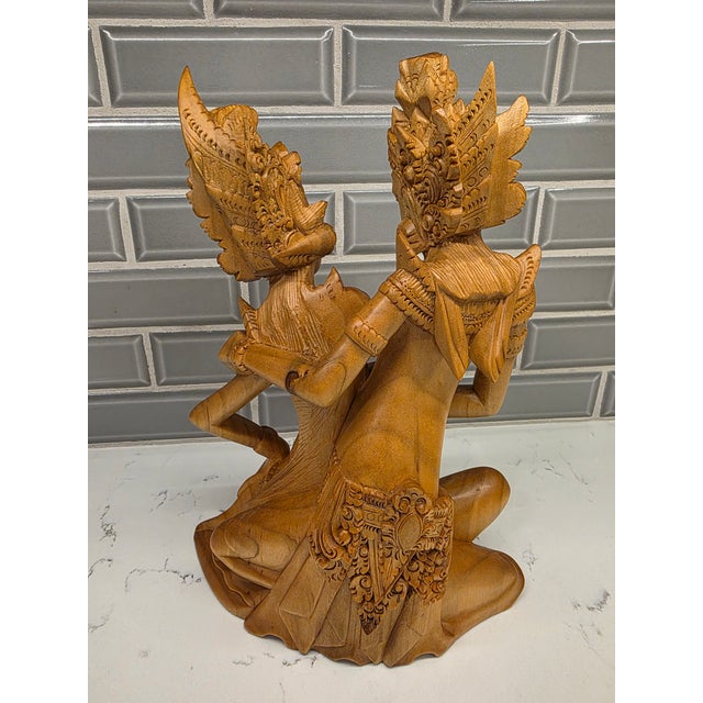 Late 20th-Century Balinese Modernist Rama & Sita – 11.5-Inch Wood Carving [User] For Sale - Image 4 of 12