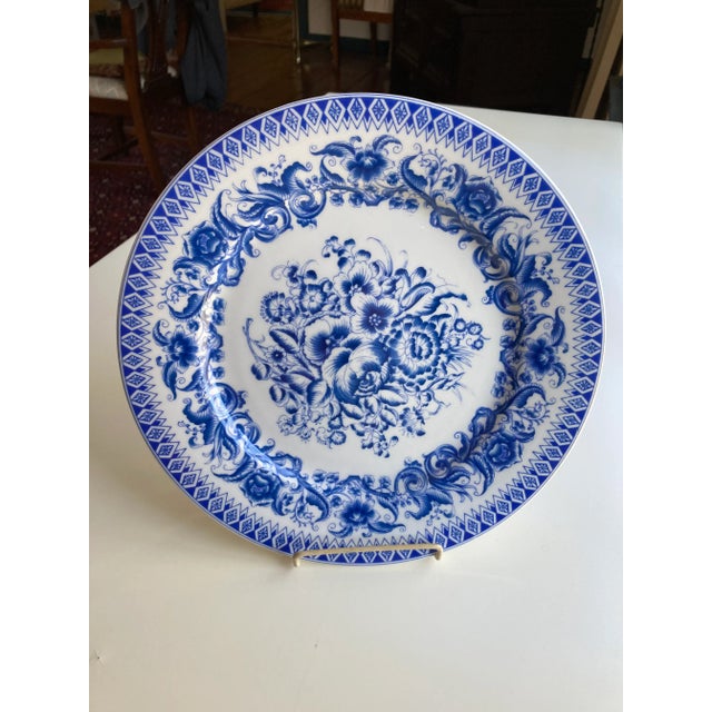 Contemporary Blue and White Floral Design Decorative Plate 10.65"D ,No Makers mark NOT FOR FOOD SERVING, DECORATIVE USE ONLY"