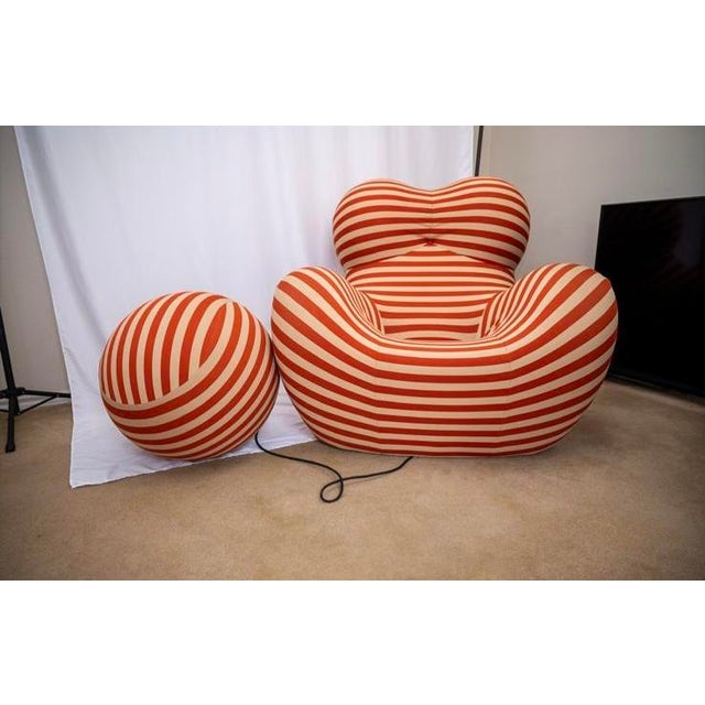 Mid-Century Modern Gaetano Pesce “Big Mama” (Up5_6) Chair & Ottoman for B&b Italia – Red/White Stripe – Like New For Sale - Image 3 of 11