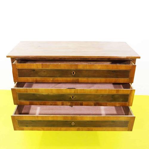 Brown Wooden Chest of Drawers with Three Drawers and Geometric Inlays For Sale - Image 8 of 13