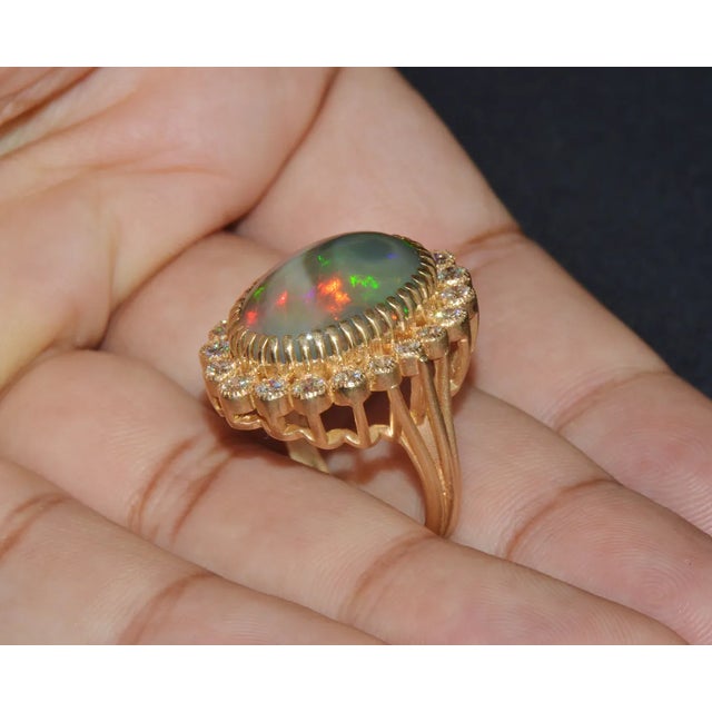 Contemporary Certified Natural 9.25Cts VS F Diamond Opal 750 18K Solid Gold Cocktail Halo Milgrain Ring, size 6.5 For Sale - Image 3 of 10