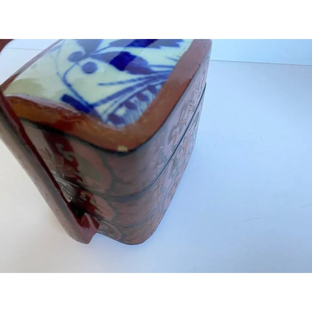 Early 20th Century Vintage Hand Painted Chinese Lunch Box With Blue White Ceramic Insert For Sale - Image 4 of 12